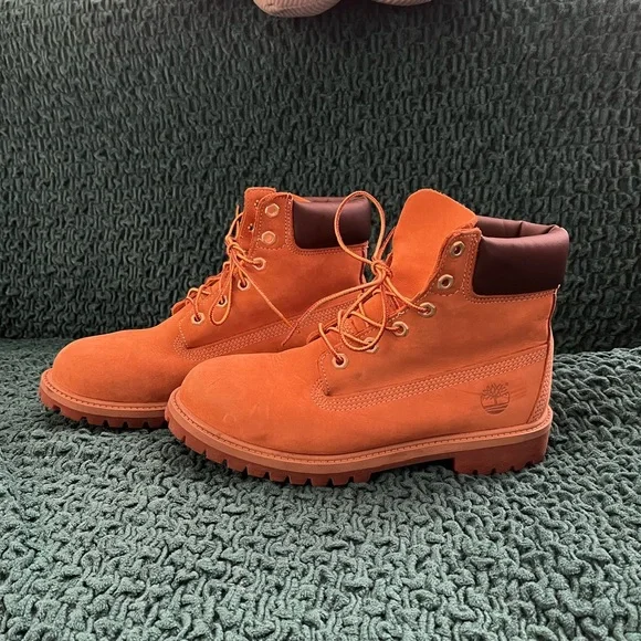 Timberland Classic Lace-Up Boots - Picture 1 of 8